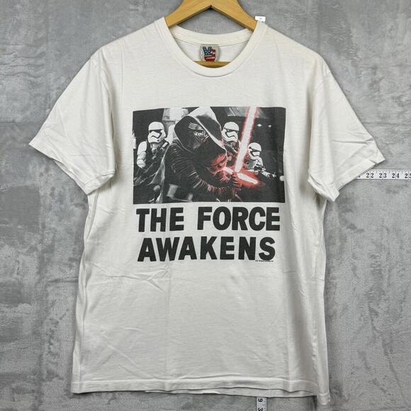 Star Wars The Force Awakens Kylo Ren Graphic Tee Junk Food Men Size M 2015 Y2K - Picture 1 of 7